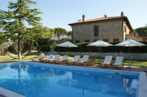 Beautiful 2-storey villa in Todi (room for 18) Todi